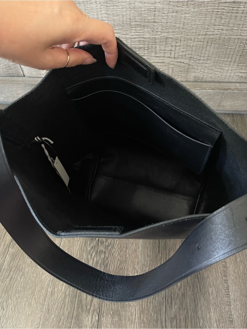 Madewell Essential Bucket Tote BagBlack Leather Bucket Bag with Adjustable Strap - Picture 6 of 10